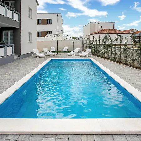 Amazing In Apartamento Vrsi